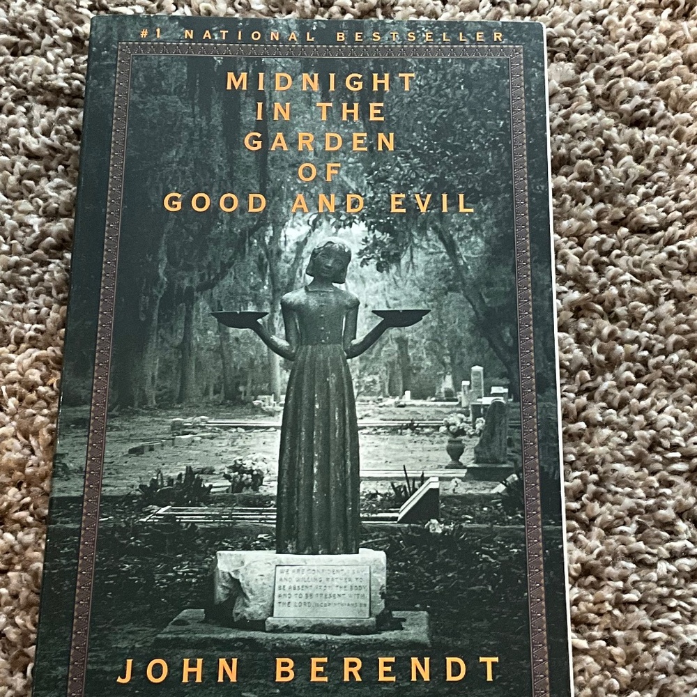 Midnight in the Garden of Good and Evil by John Berendt